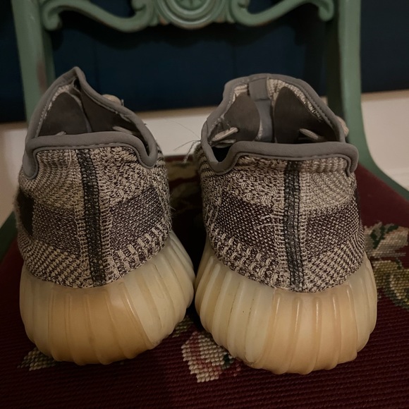 Yeezy 350 Zyon V2 - Picture 2 of 9